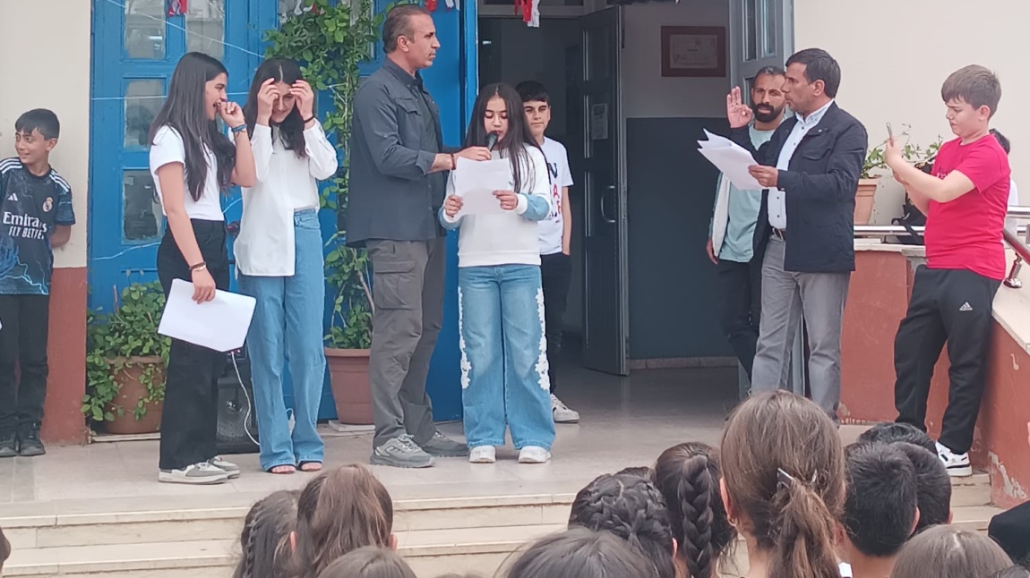 OKULUMUZDA 23 NİSAN BÜYÜK BİR COŞKUYLA KUTLANDI.